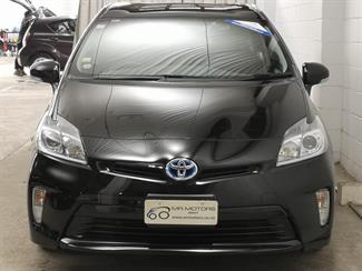 2015 Toyota Prius - Thumbnail