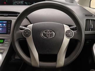 2013 Toyota Prius - Thumbnail