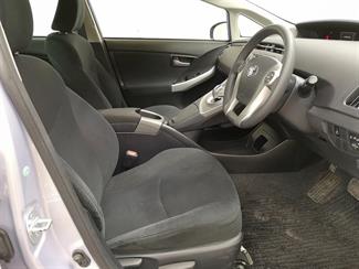 2013 Toyota Prius - Thumbnail