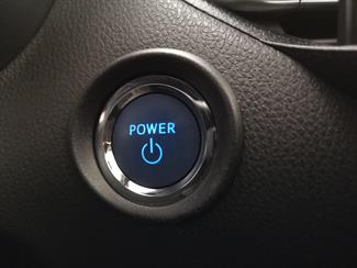 2017 Toyota C-HR - Thumbnail