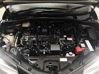 2017 Toyota C-HR - Thumbnail