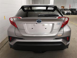 2017 Toyota C-HR - Thumbnail