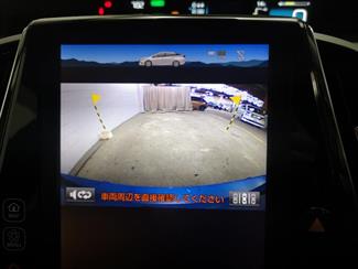 2017 Toyota Prius - Thumbnail