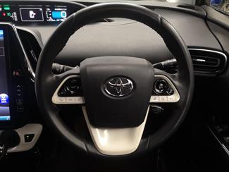 2017 Toyota Prius - Thumbnail