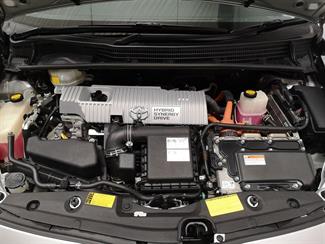 2013 Toyota Prius - Thumbnail