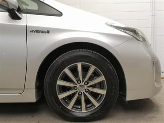 2013 Toyota Prius - Thumbnail