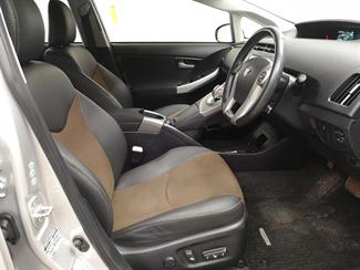 2013 Toyota Prius - Thumbnail