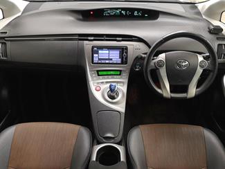2013 Toyota Prius - Thumbnail