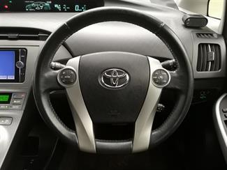 2013 Toyota Prius - Thumbnail
