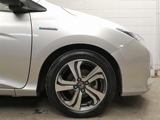 2015 Honda Grace - Thumbnail