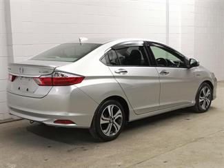 2015 Honda Grace - Thumbnail