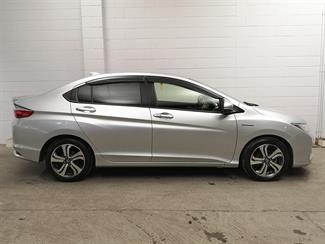 2015 Honda Grace - Thumbnail