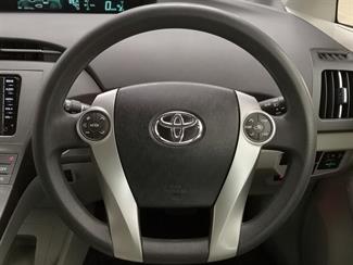 2015 Toyota Prius - Thumbnail