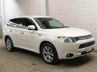 2014 Mitsubishi Outlander - Thumbnail