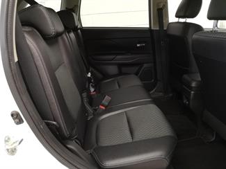2014 Mitsubishi Outlander - Thumbnail