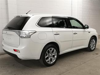 2014 Mitsubishi Outlander - Thumbnail