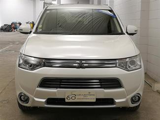 2014 Mitsubishi Outlander - Thumbnail