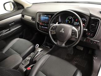 2014 Mitsubishi Outlander - Thumbnail