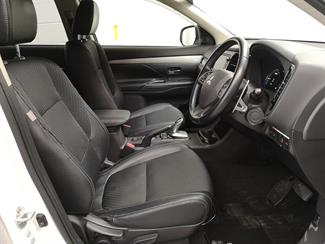 2014 Mitsubishi Outlander - Thumbnail