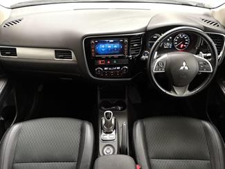2014 Mitsubishi Outlander - Thumbnail