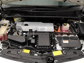 2013 Toyota Prius - Thumbnail