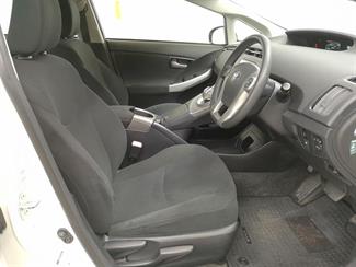 2013 Toyota Prius - Thumbnail