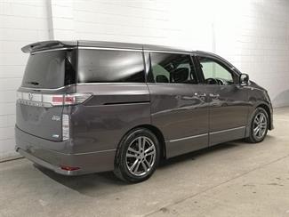 2012 Nissan Elgrand - Thumbnail