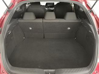 2017 Toyota C-HR - Thumbnail