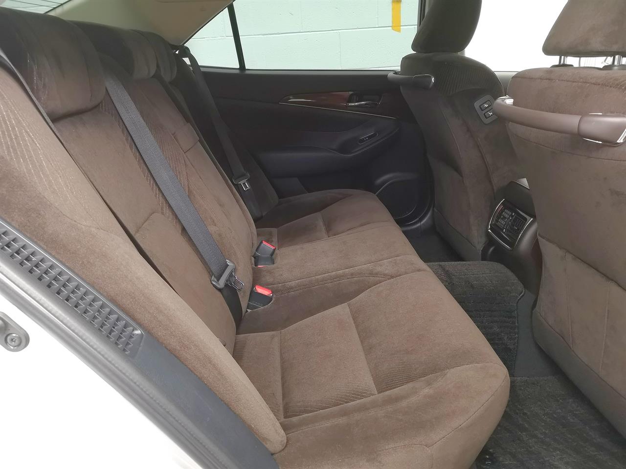 2015 Toyota Crown