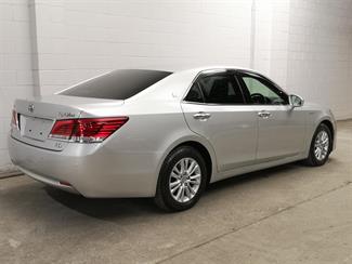 2015 Toyota Crown - Thumbnail