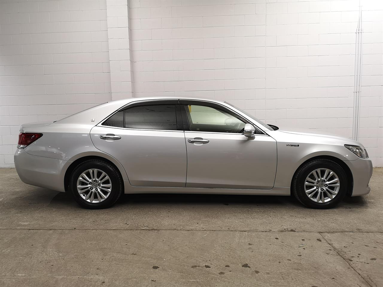 2015 Toyota Crown