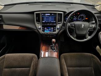 2015 Toyota Crown - Thumbnail