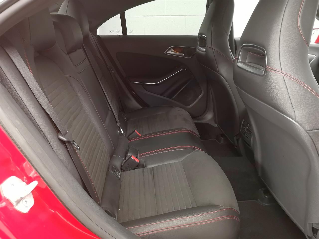 2015 Mercedes-Benz CLA 180