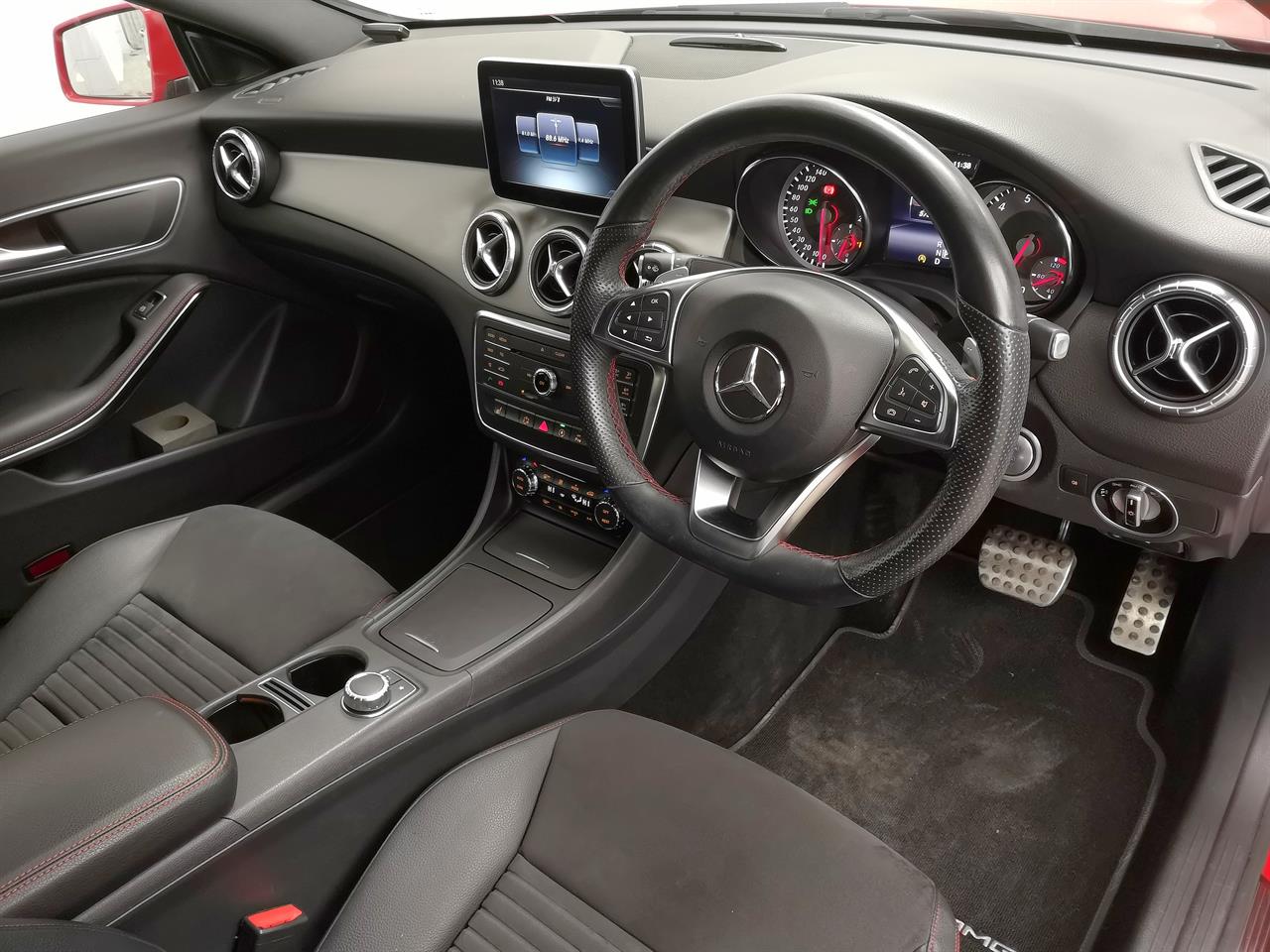 2015 Mercedes-Benz CLA 180