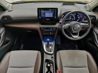 2020 Toyota Yaris - Thumbnail