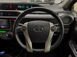 2013 Toyota Aqua - Thumbnail