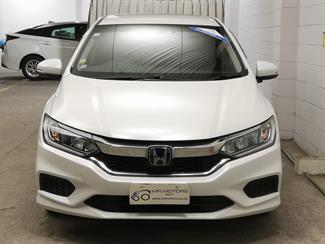 2019 Honda Grace - Thumbnail