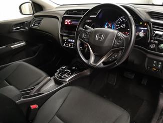 2019 Honda Grace - Thumbnail