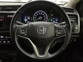 2019 Honda Grace - Thumbnail