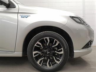 2018 Mitsubishi Outlander - Thumbnail