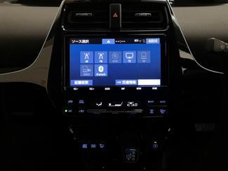 2018 Toyota Prius - Thumbnail