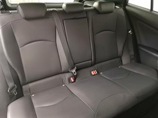 2018 Toyota Prius - Thumbnail
