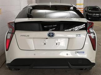 2018 Toyota Prius - Thumbnail