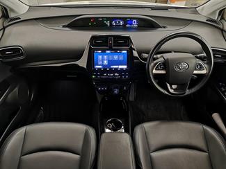2018 Toyota Prius - Thumbnail