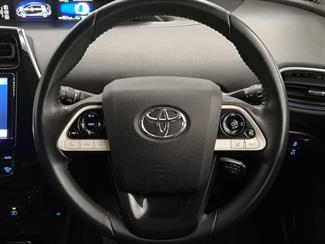 2018 Toyota Prius - Thumbnail