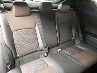 2017 Toyota C-HR - Thumbnail