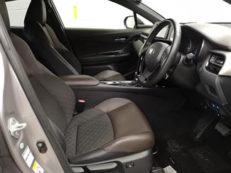2017 Toyota C-HR - Thumbnail
