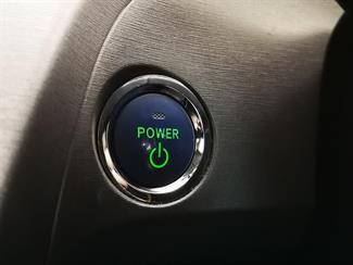 2014 Toyota Prius - Thumbnail