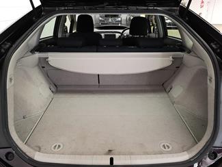 2014 Toyota Prius - Thumbnail