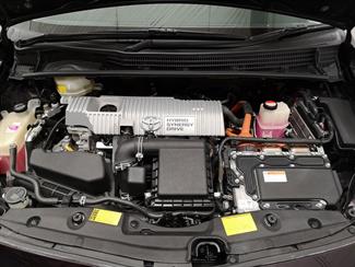 2014 Toyota Prius - Thumbnail